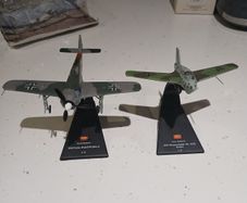 Amercom Focke-wulf Fw190a-8 And Messerschmitt Me 163b Komet