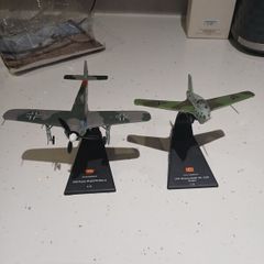 Amercom Focke-wulf Fw190a-8 And Messerschmitt Me 163b Komet