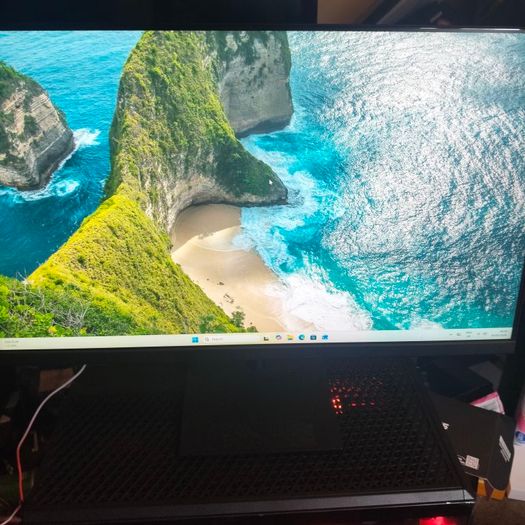 Msi PC Gaming/Streaming with monitor, keyboard, mouse, headset, speakers, mic