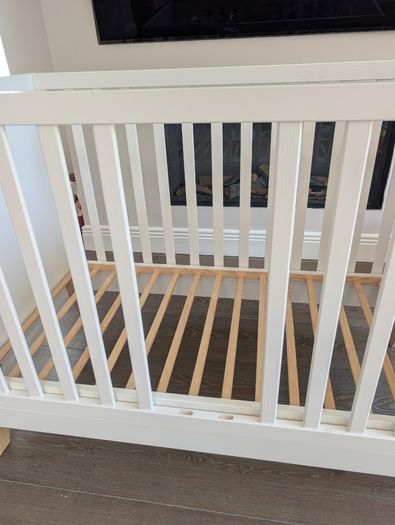Elegant white wooden Baby cot