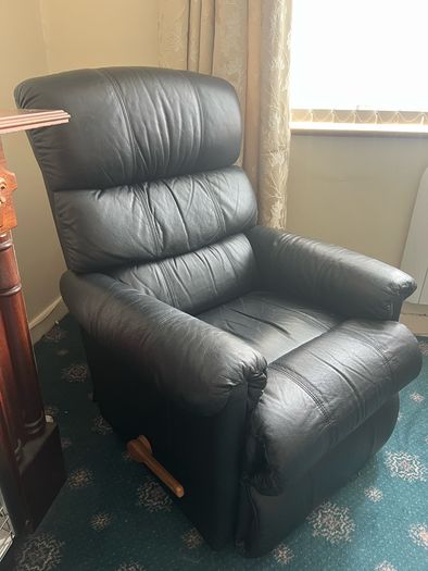 Black leather lazy boy