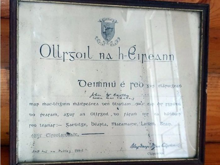 Vintage 1943 National University Ireland Cert'