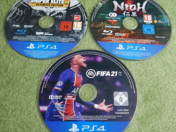 PS4 and PS3 games