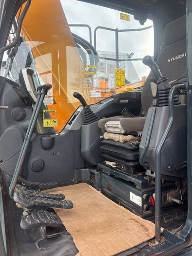 2020 Hyundai HX130 digger