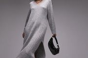 Topshop knitted oversized ribbed v-neck midi jumper dress with side slit in grey.Size S New without tags