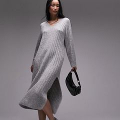 Topshop knitted oversized ribbed v-neck midi jumper dress with side slit in grey.Size S New without tags