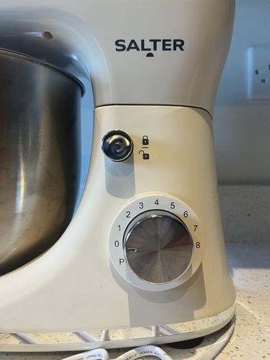 Stand mixer