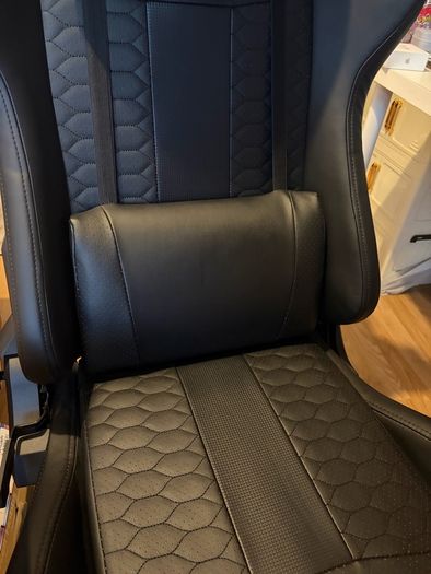 Corsair TC100 Relaxed Gaming Chair - Black