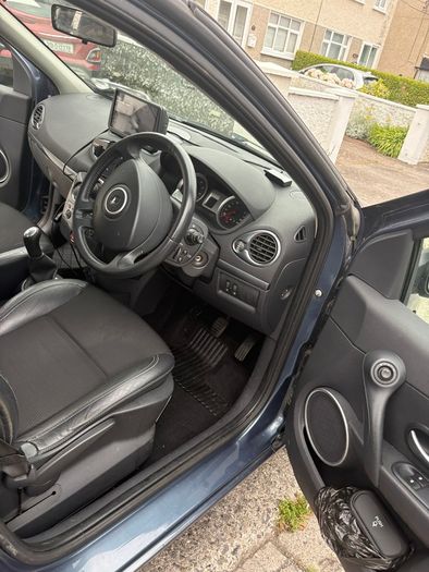 2008 Renault Clio + CarPlay + Reverse Camera