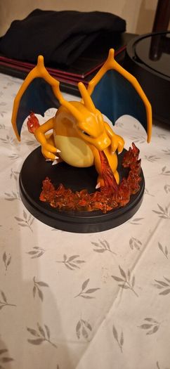 Charizard ex Super-Premium Collection Display Figure