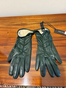 Luxury designer brand gloves by Paula Rowan in the softest of hand stitched leather and silk lining BRAND NEW