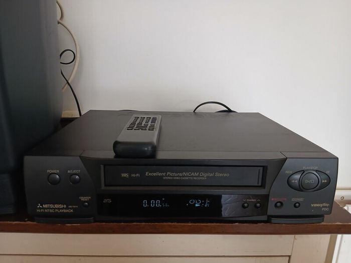 Mitsubishi HS-751V (IR) Hi-Fi Stereo VCR with Remote