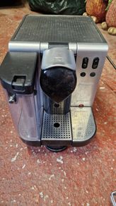 nespresso DeLonghi coffee machine