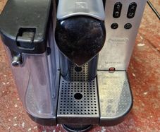 nespresso DeLonghi coffee machine