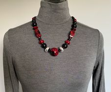 Retro black & red necklace
