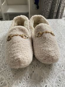 cream slippers