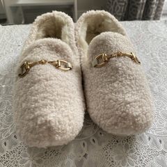 cream slippers