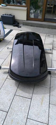 Roof box