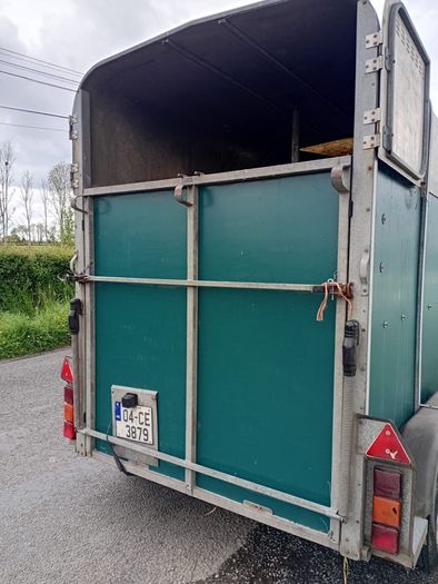 505 horse box