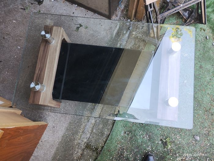 Glass coffee table (26181)