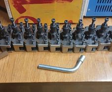 Lathe quick change toolpost