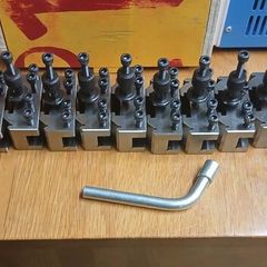 Lathe quick change toolpost