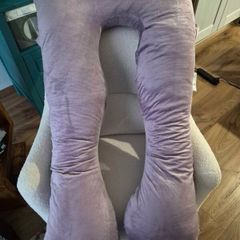 Pregnancy Pillow - like new