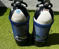 scuba twinset tanks