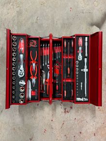 Free toolbox  Milwaukee