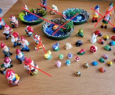 Miniature dolls house or fairy garden items, lot of garden gnomes