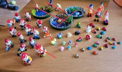 Miniature dolls house or fairy garden items, lot of garden gnomes