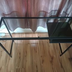 Ikea Glass Table (vittsjo)