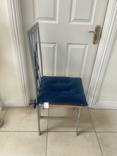 4 Chairs (metal )