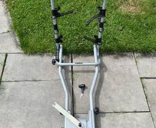 Thule 4 Bike rack, goes on car towbar