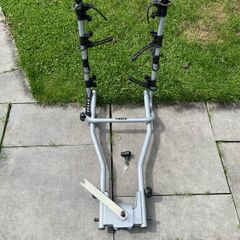 Thule 4 Bike rack, goes on car towbar