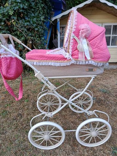 Spanish dolls pram