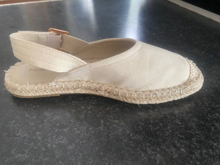 Sandals  Ladies   WANTED