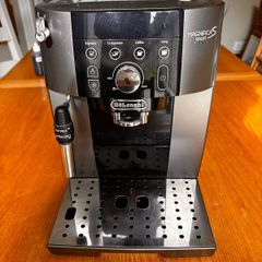 DeLonghi Magnifica S Smart coffee machine