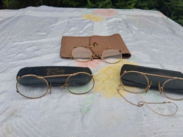 3 X Irish Gold Victorian Glasses