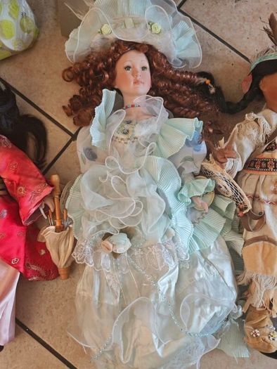 vintage porcelain dolls job lot perfect condition with certificates
