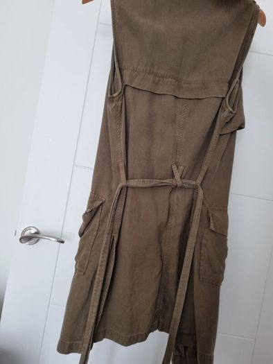 Flowy khaki waistcoat Bershka size Medium