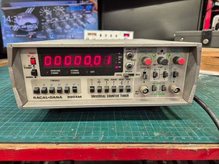 Racal-Dana 9904-M Universal Counter-Timer