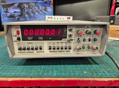 Racal-Dana 9904-M Universal Counter-Timer