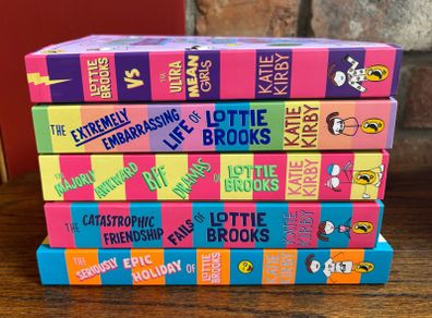 BRAND NEW - Lottie Brooks, book set (5)
