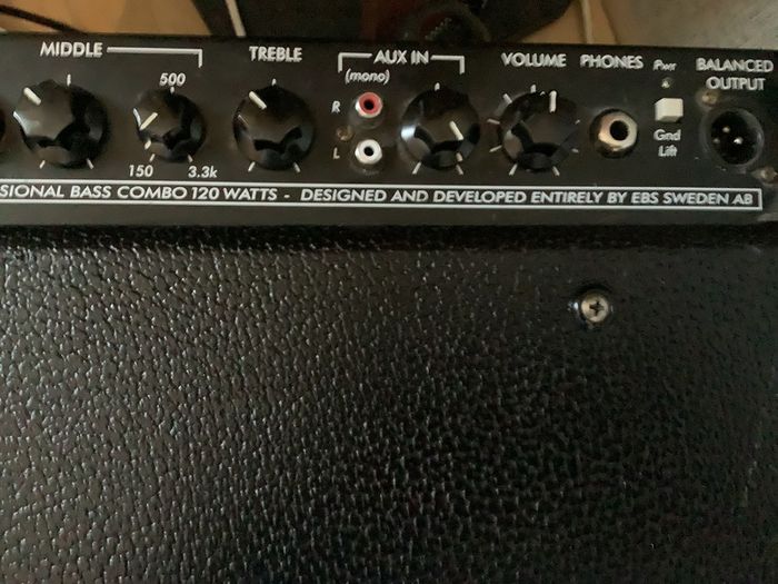 EBS 120 watts bass amp in perfect condition.