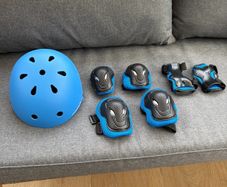 Full set of protective scooter gear for kids