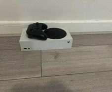 Xbox Series S 512GB (White) - Excellent Condition + Controller