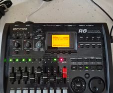 Zoom R8 Recorder/Sampler/Interface/Controller