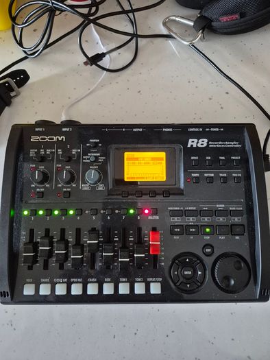 Zoom R8 Recorder/Sampler/Interface/Controller