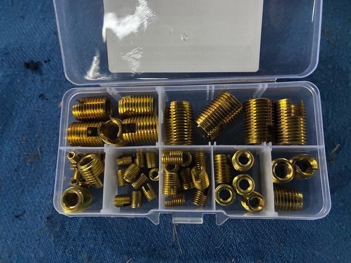2 boxes threaded inserts